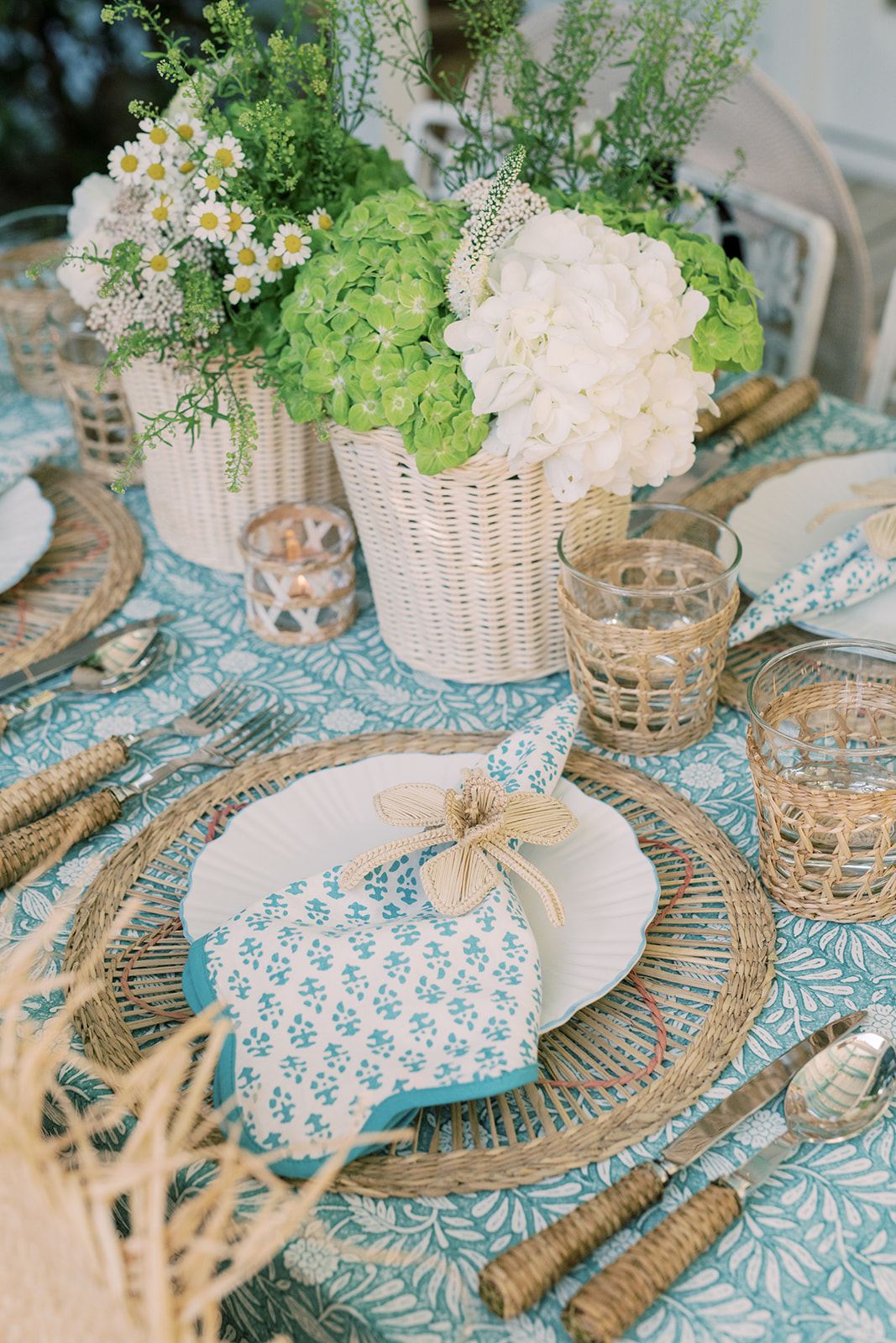 beautiful island themed tablescape