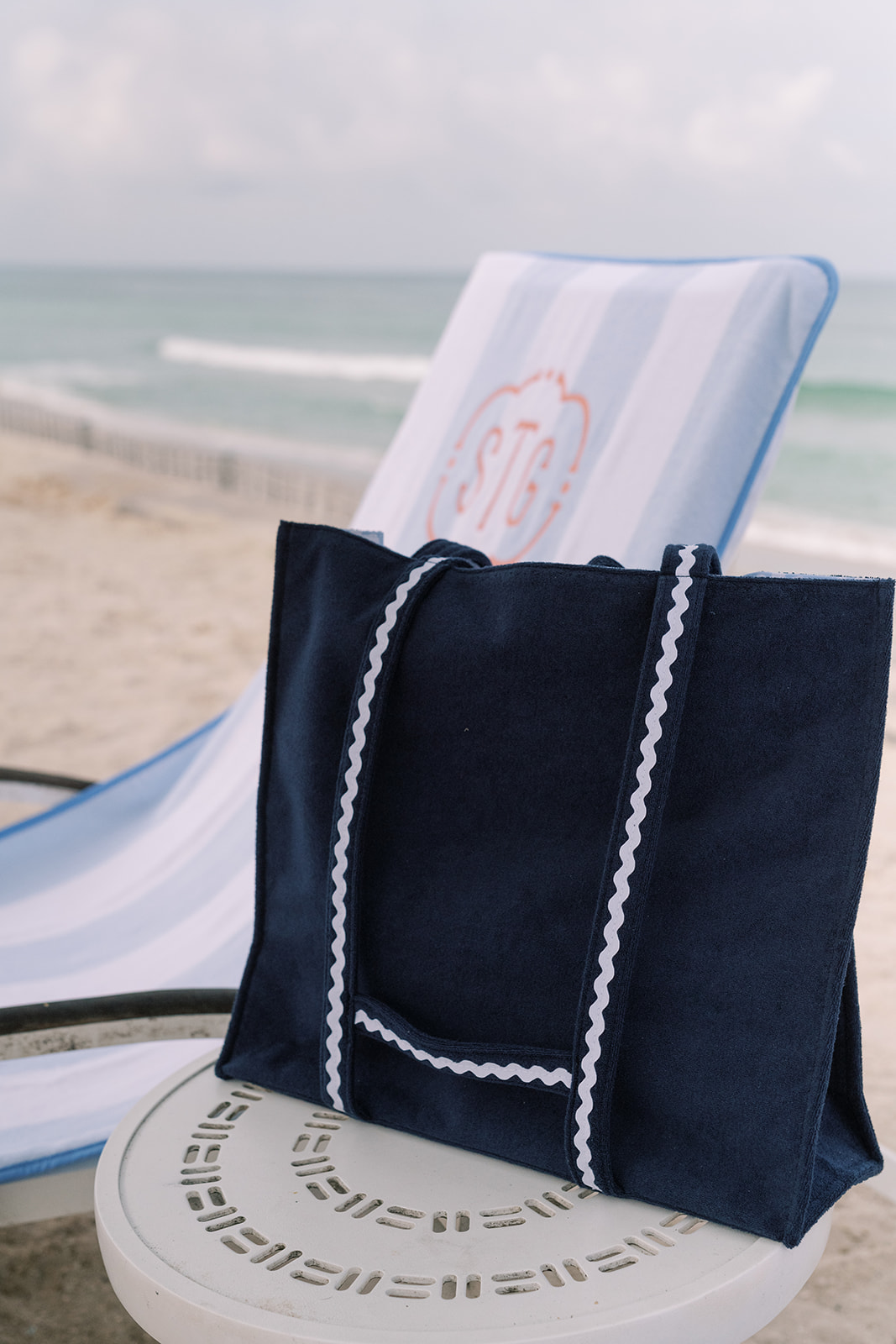 ric rac bag, bag to hold hat, Weezie beach bag, Weezie towel products, Weezie beach products, Weezie beach towels
