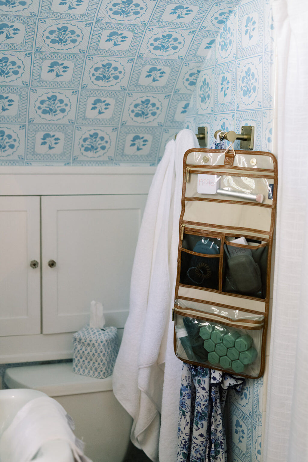 The cutest Hanging Toiletry Kit from Barrington gifts + what I put in