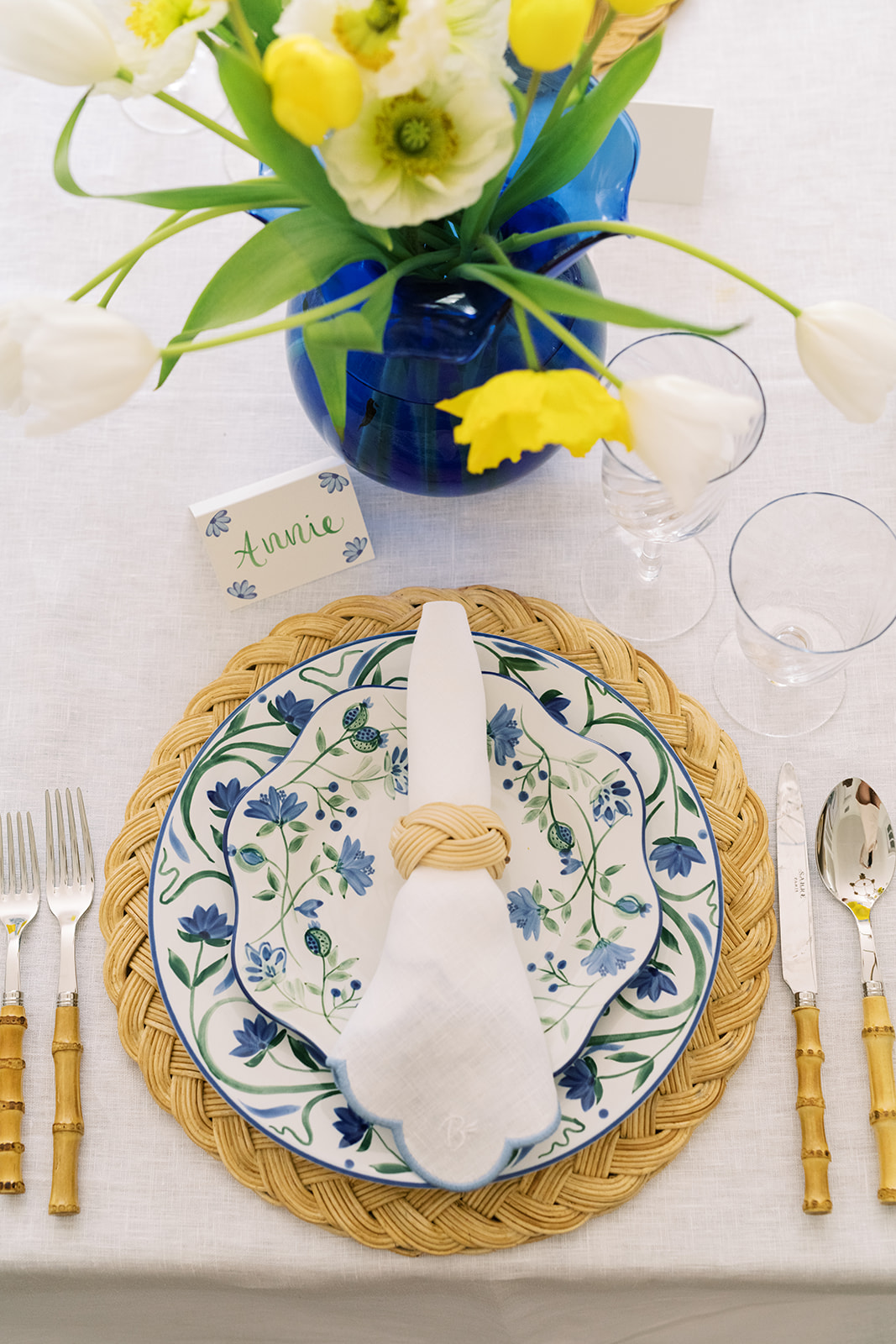 springtime plates and dinnnerware, spring plates and tableware, grandmillennial tablescape