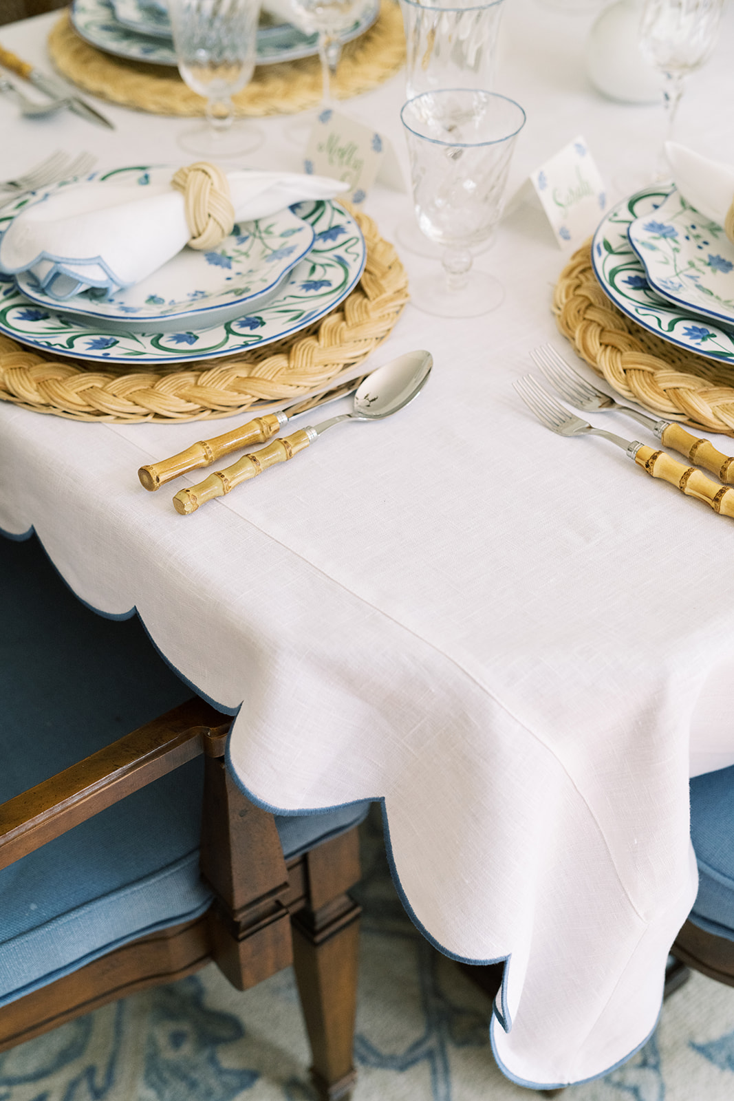 scalloped tablecloth, springtime tablecloth, spring tablecloth, spring dinnerware, spring tableware